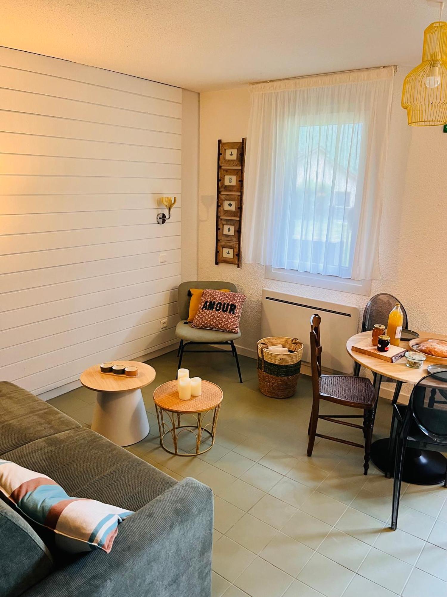 La Suite Unique - Le Jardin Sur Les Pyrenees- Vue Panoramique Montagne -Jardin Cloture Prive De 100M2-Parking-Linge De Lit Et Serviettes Compris- Bielle Exteriér fotografie