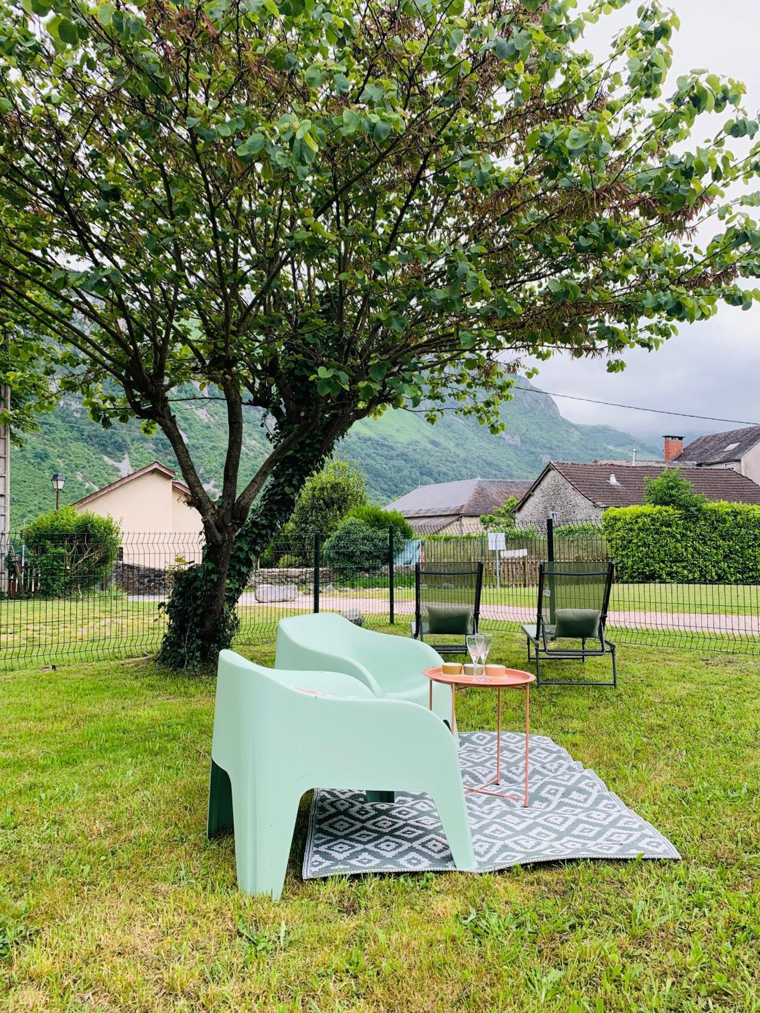 La Suite Unique - Le Jardin Sur Les Pyrenees- Vue Panoramique Montagne -Jardin Cloture Prive De 100M2-Parking-Linge De Lit Et Serviettes Compris- Bielle Exteriér fotografie