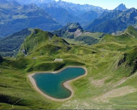 La Suite Unique - Le Jardin Sur Les Pyrenees- Vue Panoramique Montagne -Jardin Cloture Prive De 100M2-Parking-Linge De Lit Et Serviettes Compris- Bielle Exteriér fotografie