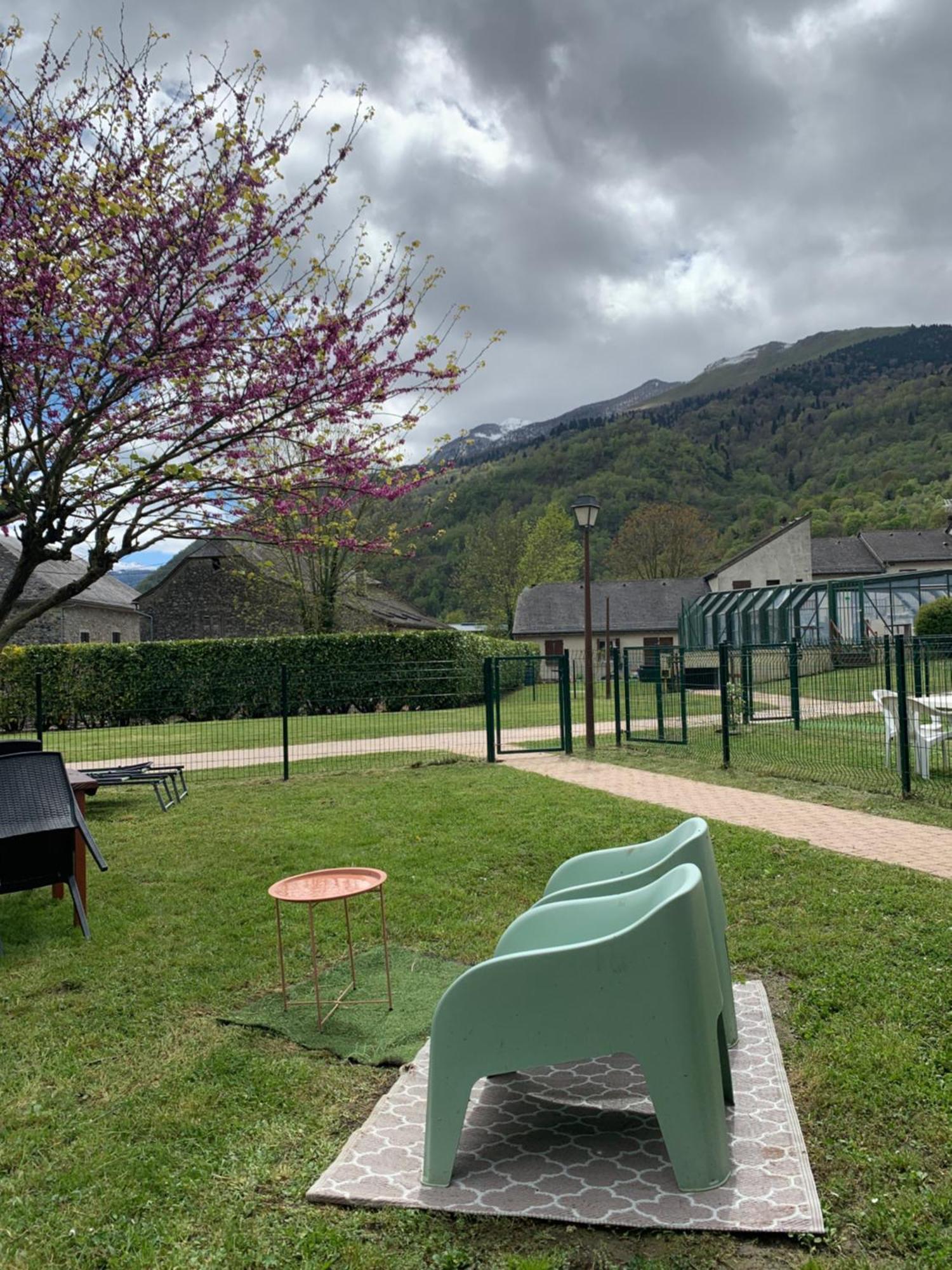 La Suite Unique - Le Jardin Sur Les Pyrenees- Vue Panoramique Montagne -Jardin Cloture Prive De 100M2-Parking-Linge De Lit Et Serviettes Compris- Bielle Exteriér fotografie
